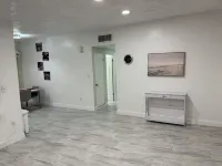 Classic 3-bedroom 2-ba house with WiFi, AC in fabulous Orlando Hotels in Pine Castle