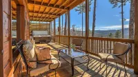 Cabin in the Blue Ridge Mountains; Hot Tub & Mountain views