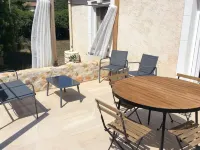 House in Provence, 15 minutes from the beach, 20 minutes from Aix and Marseille. Hotels in Auriol