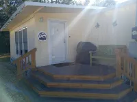 Country setting on Florida's Nature Coast.  Park your boat and RV here too. Hotels in Homosassa Springs