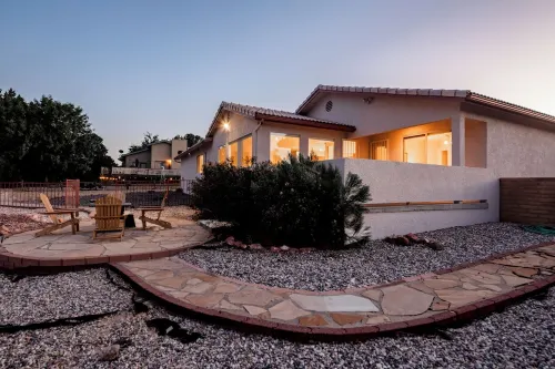 20m to Sedona, Mountain Views, Fireplace Delight