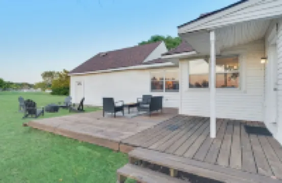 Charming 3-bedroom cottage with picturesque sunsets