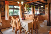 Charming 2-bedroom cabin in private condominium Hotels in Salcoatitan