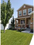 Wake up to the Best Panoramic Views in This Cozy 3-Bedroom House.