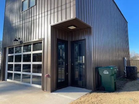 Luxury By Downtown Train Depot Отели в г. Карролтон