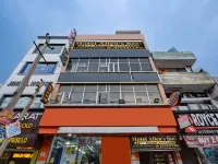 ALLEN STAY 烏塔姆納加爾飯店 德瓦卡第 13 区附近的飯店