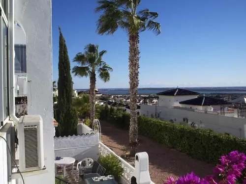 Knus 2-slaapkamer Appartement met Prachtig Uitzicht en Zwembad! Hotels in Quesada