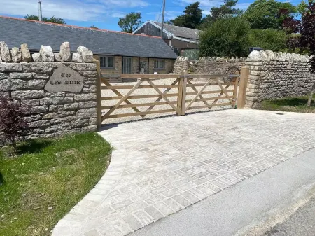 The Cow Stalls - Stunning Farmhouse with Wonderful Views and Garden