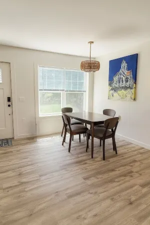 Charming 3-bedroom house in delightful Belfast, Maine