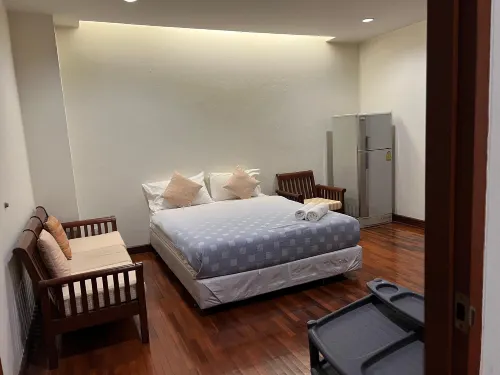 Kanavera House Serviced Apartment Hôtels à : Si Racha