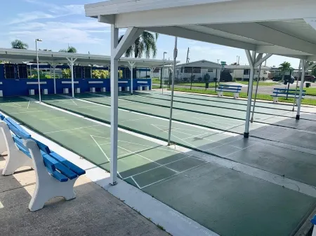 Cozy retreat, near some of the best Florida beaches!