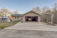 Waterfront Cherokee Village Home w/ Private Dock! Hotels in 