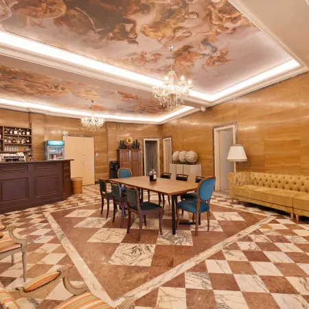 21-15 Boutique Hostel Отели в г. Дуррес