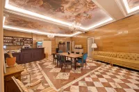 21-15 Boutique Hostel