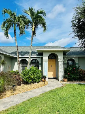 Waterfront Heated Pool Home Retreat, Direct Gulf Access, Special Deals 트윈 플라자 센트럴 주변 호텔