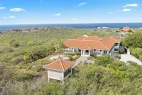 Amazing 360 Views over the Caribbean Sea, 12 Guests and Private Pool Hotels near Misa Spiritu Santu Tera Kòrá