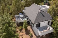 Big Sky by AvantStay Mountain Home w Great Views Hot Tub Al Fresco Dining