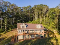 Modern 5Br/3 Bath 4000sq ft Escape, Movie Rm, 2 Decks, Grill, above Clouds Views Hotels in Yancey County