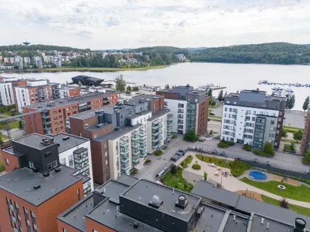 Spacious 2BR Apt - Lake View & Sauna Отели рядом со станцией Jyväskylä Railway Station