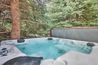 Luxe Sun Valley Retreat w/ Hot Tub, 3 Mi to Resort - Pet-friendly