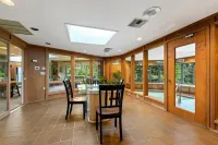 Nature's Retreat - Hot tub, Firepit, game room 5 mins to Honesdale