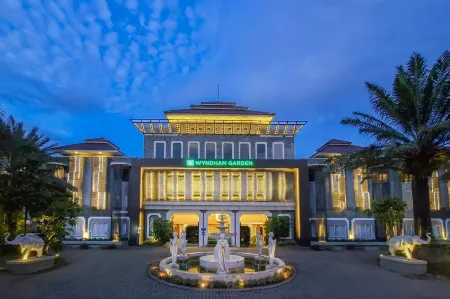 Wyndham Garden Yogyakarta Отели в г. Sleman