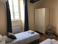 Appartement de Charme "Le Bureau des Armateurs" Hotels in Treguier