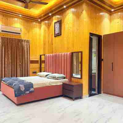 The Greenwood Farm And Lawn -Bijwasan Rooms