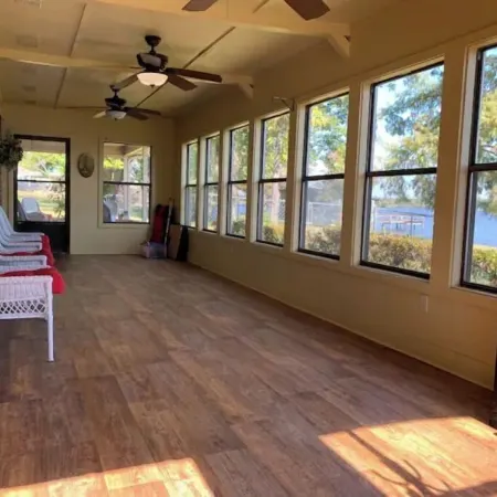 Outstanding 3BR Central Arkansas Lakeside Retreat near Little Rock and Conway