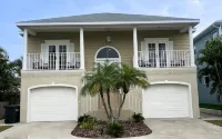 400 yards to Siesta Key Village, 800 yard To The public Beach Access 2 and 7.