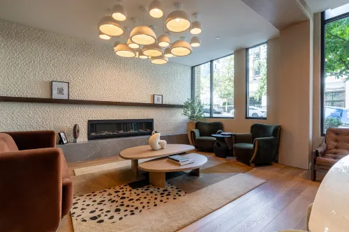 2BR | Rooftop, Gym, Lounge | Bellevue | Sophari C - Parvekkeita