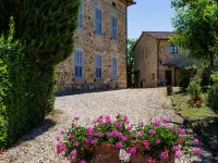 Apartment in Tuscany with Pool and Scenic Views - Apartments