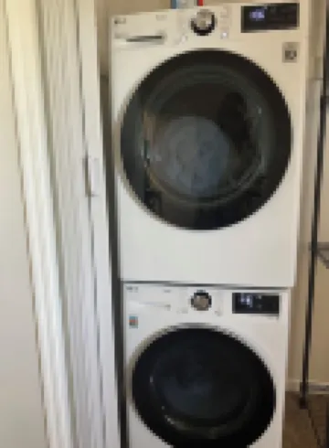 Cozy Coastal Getaway / Short walk to Intracoastal / Pool Access.