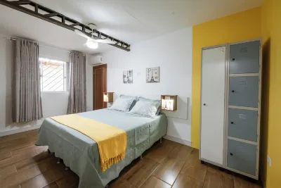 Bela Curitiba Hostel Hotel a 