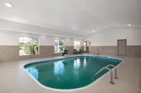 Garner Hotel PADUCAH WEST by IHG - Pools