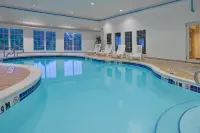 ホリデイ イン エクスプレス & スイーツ センター タウンシップ by IHG - プール
