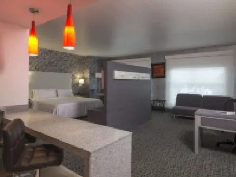 โรงแรมฮอลิเดย์ อินน์ เอ็กซ์เพรส เกเรตาโร บาย IHG โรงแรมในเกเรตาโร