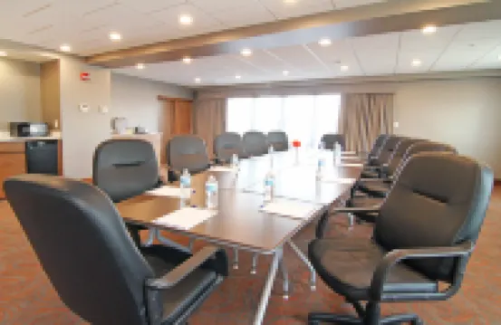 Holiday Inn Express & Suites CALGARY NW - UNIVERSITY AREA by IHG