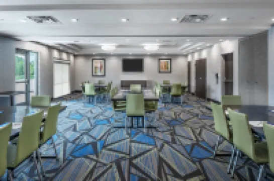 Holiday Inn Express & Suites BRYAN - COLLEGE STATION by IHG