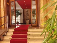 ليلا سويتس - موسي فاتيكاني Hotels near تريونفالي