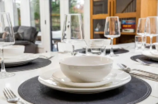 4Bd Brand New - Modern & Spacious, Pet Friendly, Hot Tub, Mt View Retreat