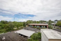 ROYAL PINEAPPLE HOTEL | a welcome to wealth and good fortune - Scenic