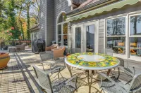 Home on Lake Lanier w/ Dock & Water Views - con encanto