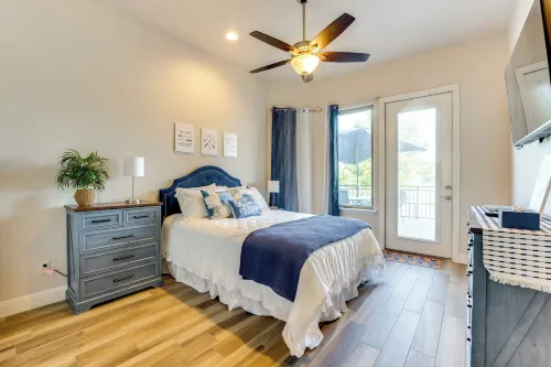 Luxe Waterfront Home w/ Boat Slip in New Braunfels - 4-Sterne