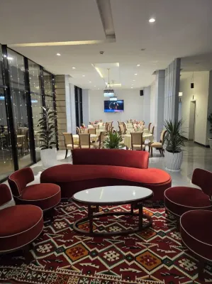 Au-thopia hotel