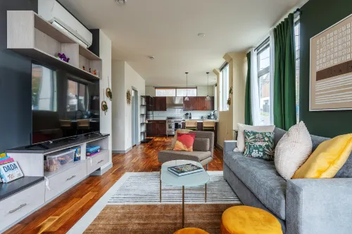 Sophari | WestSeattle Junction| Rooftop&TurfedYard - บังกะโล