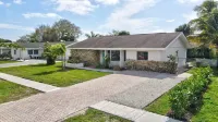 Luxury Pool Dog Friendly Central To Naples And Marco Island By Sky Run Naples 3 Bedroom Home