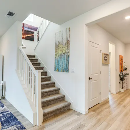 Modern Family Home in Suburbs of Sacramento!