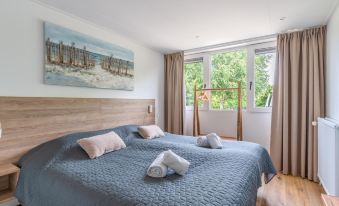 Luxury 10-person Family Villa