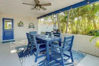 Indian Rocks Beach Home - 2 Blocks to Beach! - Parkplatz